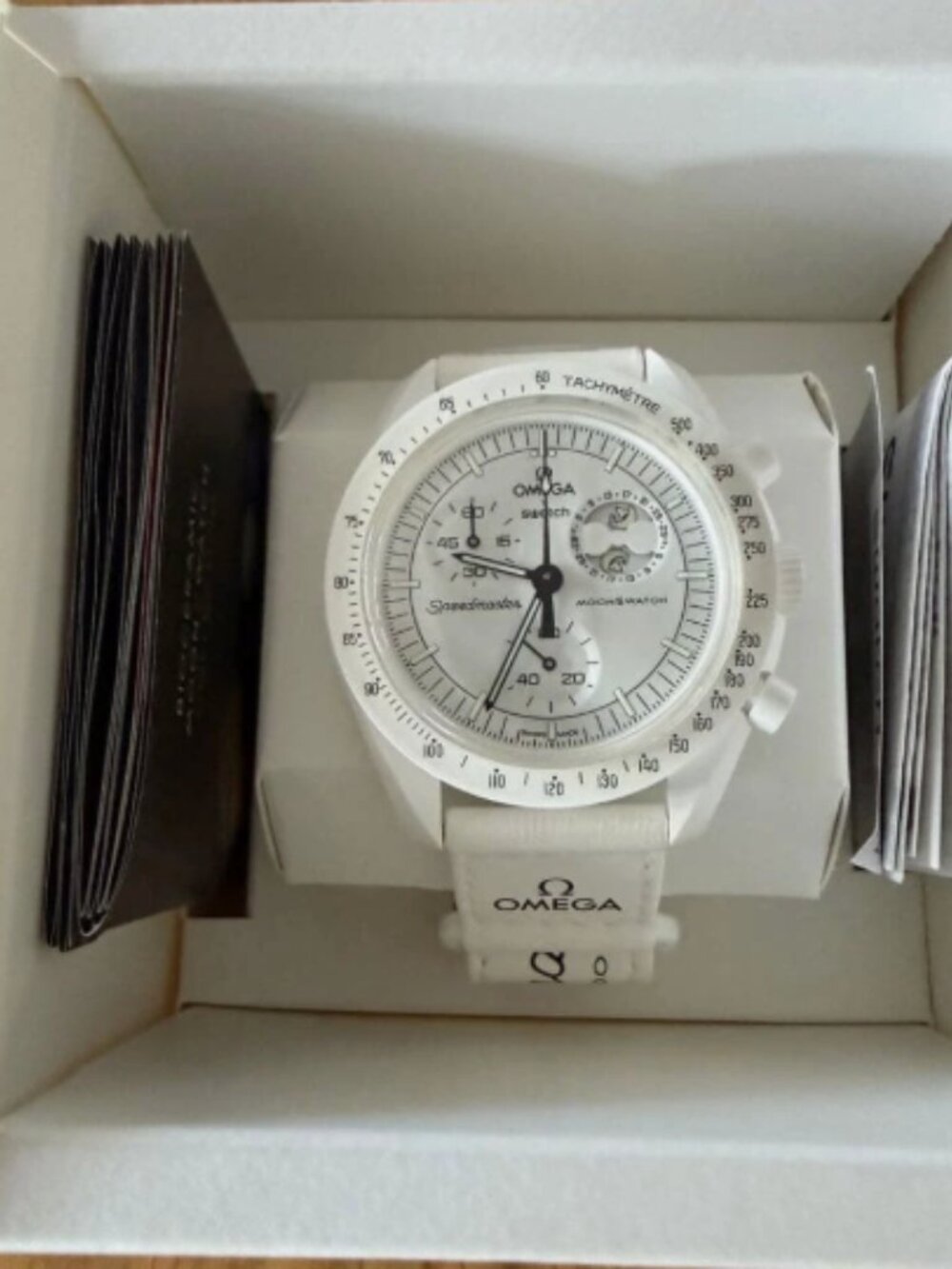 OMEGA x Swatch Snoopy Moonphase Moonswatch Mission To The Moon White